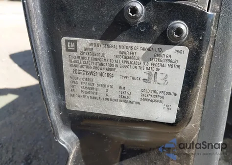 2001 Chevrolet Silverado 1500 из США, поврежденный, VIN 2GCEC19W211401694